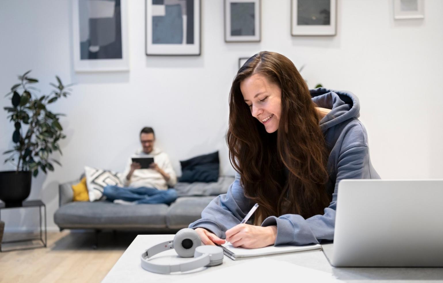 Espace de travail collaboratif pour discussions financières